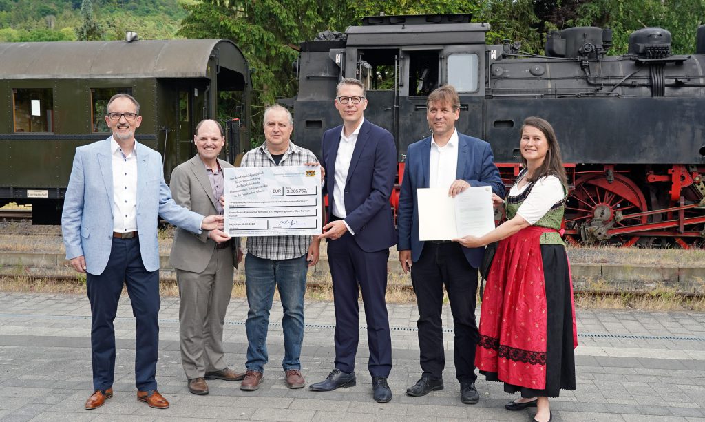 Stephan Schäff, stellv. Vorsitzender der DFS, MdL Michael Hofmann, Uwe Völkl, Vorsitzender der DFS, Staatsminister Markus Blume, Landrat Dr. Hermann Ulm, Christiane Meyer, 1. Bürgermeisterin der Stadt Ebermannstadt